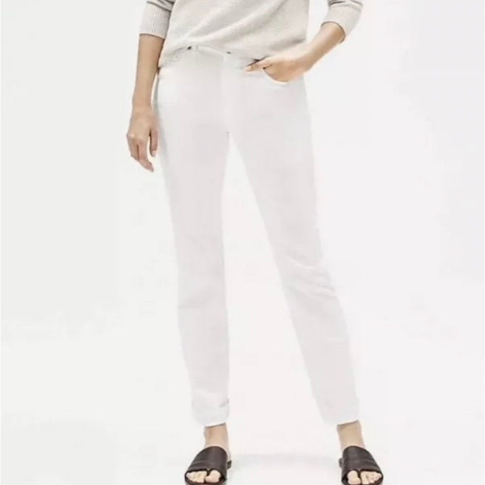 Eileen fisher white jeans 
Size 4
Inseam 29
Excellent condition